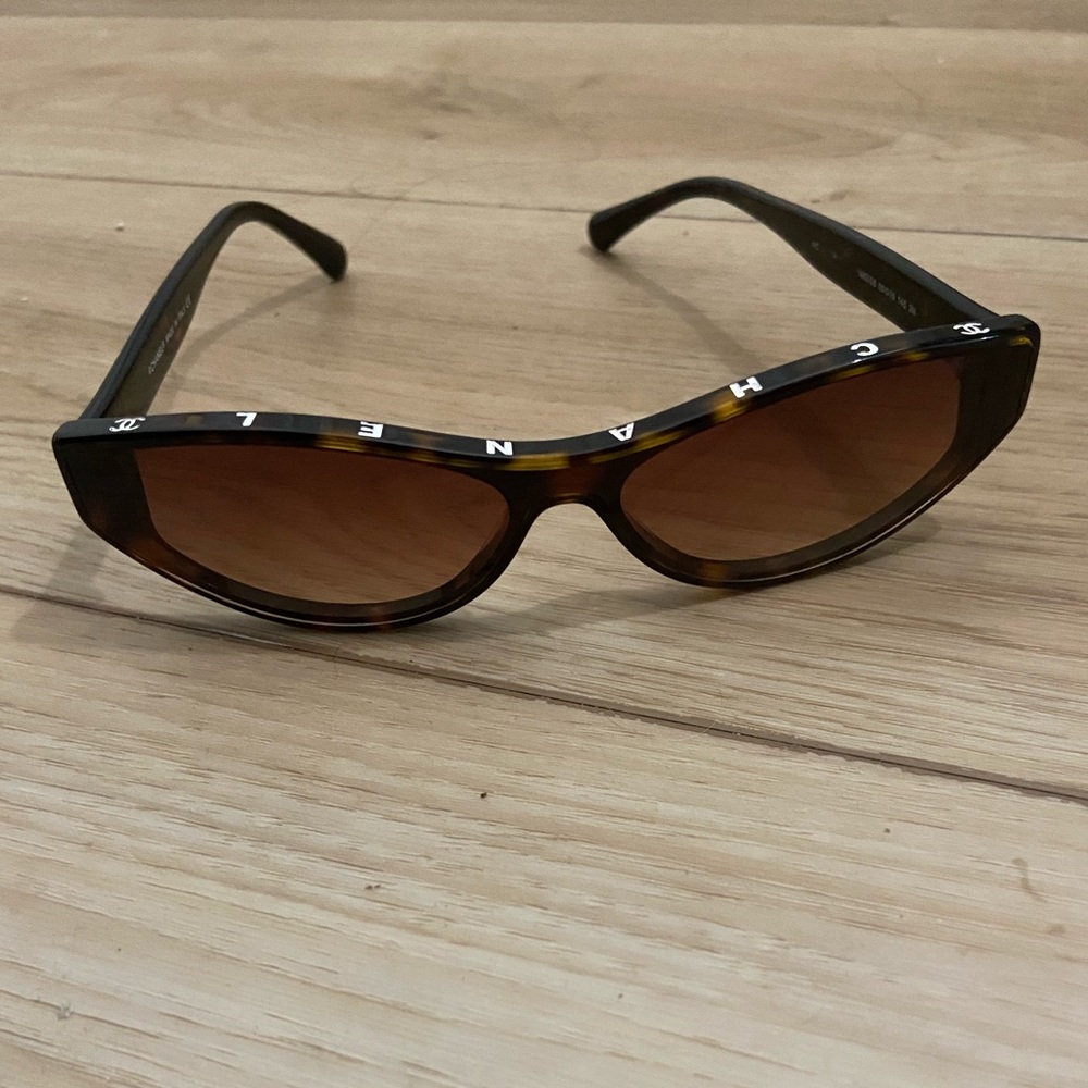 Chanel cat eye sunglasses brown tortoise